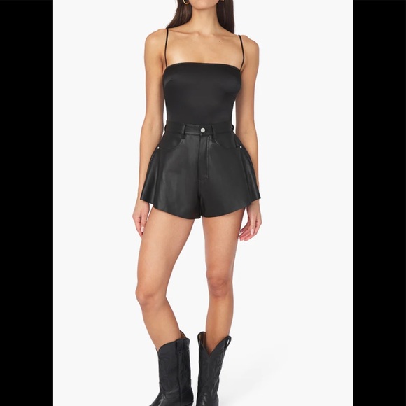 WeWoreWhat
STRETCH CHARMEUSE BODYSUIT
SIZE (6) BLACK - Picture 8 of 9